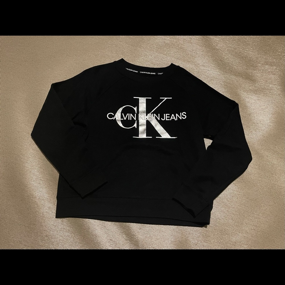 Calvin Klein sweatshirt size small